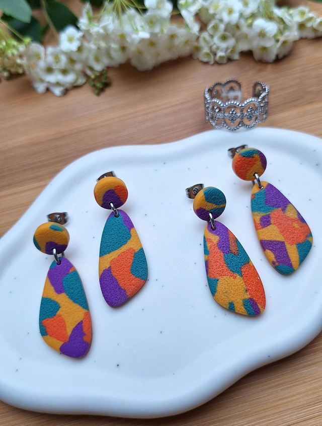 Tess - Explosion de couleurs (fond jaune)