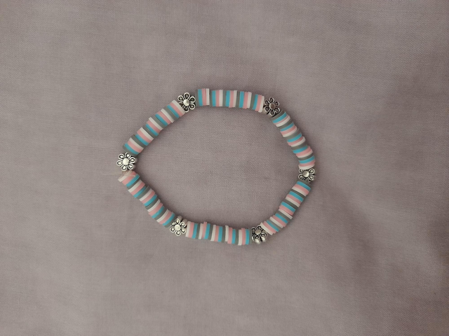 Flower clay bead bracelet 