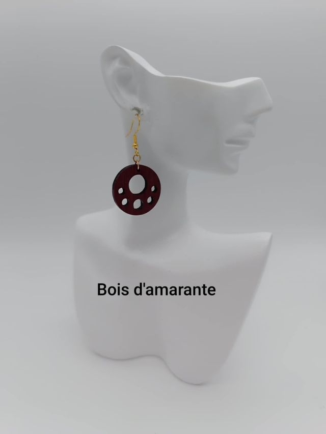Boucles d&#039;oreilles en bois rondes