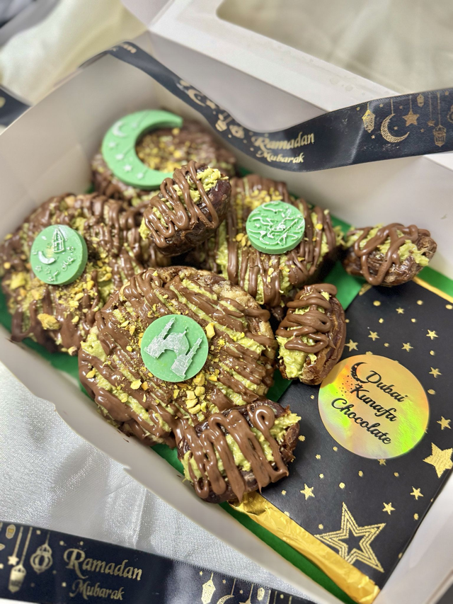 Ramadan Dubai Pistachio Kunafa Chocolate, Kunafa Brownies, Kunafa Chunky chocolate chip Cookies, Kunafa Dates!