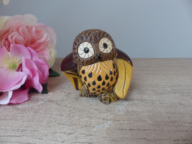 Figurine Chouette Rinconada - Sculpture artisanale en argile, fabriquée en Uruguay - Décoration de bureau ou salon - Cadeau original symbole