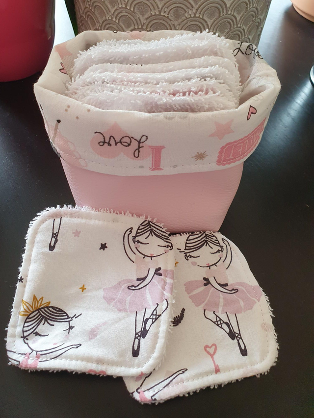 panière et lingettes