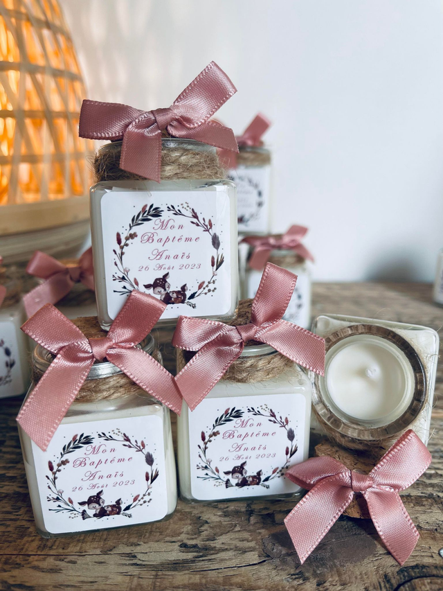 Pots en verre avec bougie ou dragées personnalisés thème biche et couronne fleurs pour Baptême