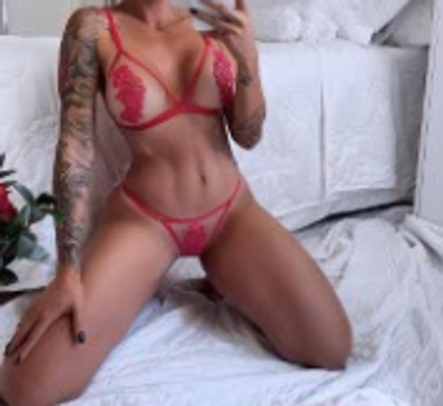 Conjunto Rojo en Tule y  Encaje Guipur con Braguita regulable