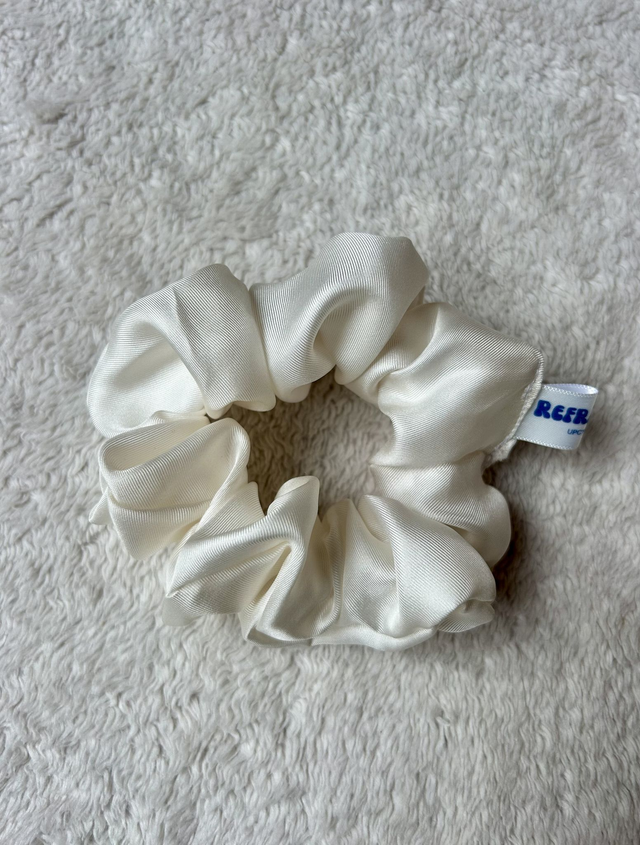 Chouchou blanc cassé satiné