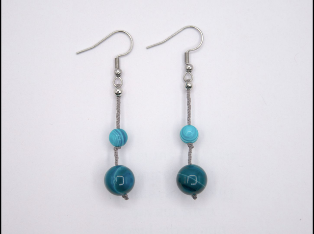 Boucles d'oreilles 2 agates bleues sur soie tressée