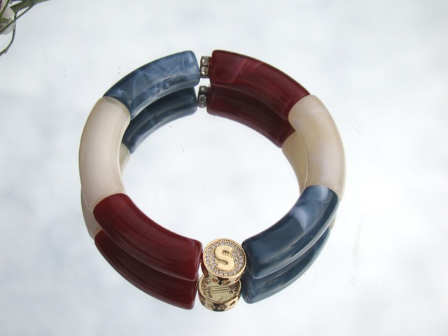 Bracelet perles tubes incurvées acrylique Anjali Fraans