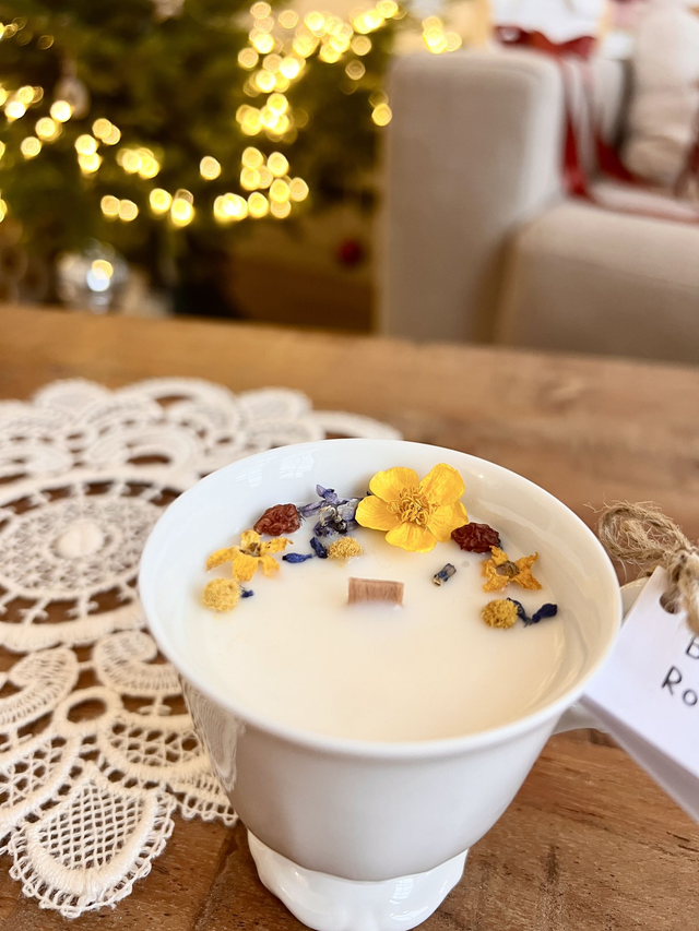 🎄 Bougie Rocher praliné - tasse à café "bas-relief"