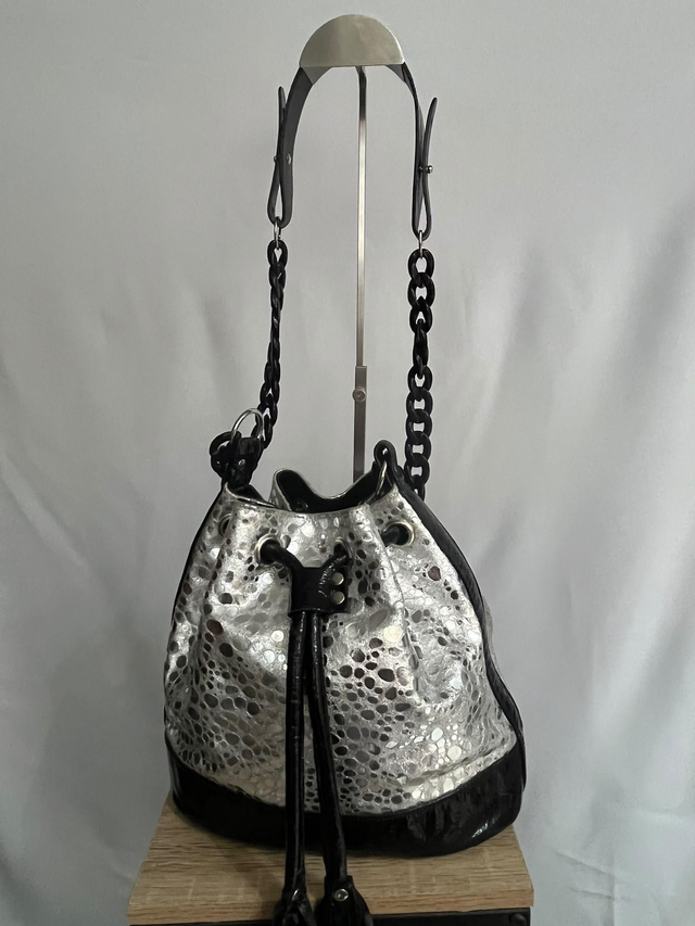 Sac seau cuir veau et agneau 
