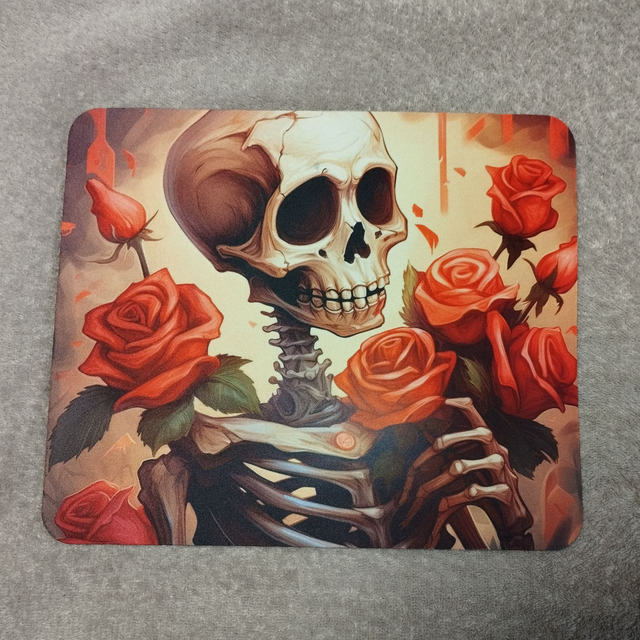 Squelette rose rouge