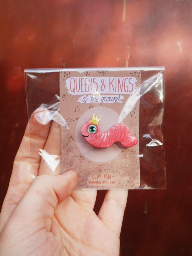 Queens and Kings - of the ground - Worm Brooch