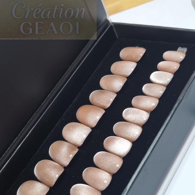 Crystal cat eyes little oval S créer sur commande délai de 7jours ouvrable 