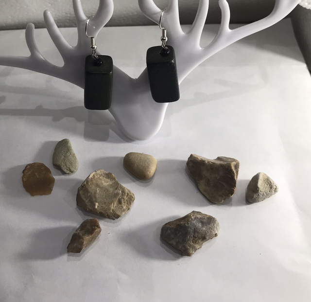 Black Dangling Earrings-BDE580