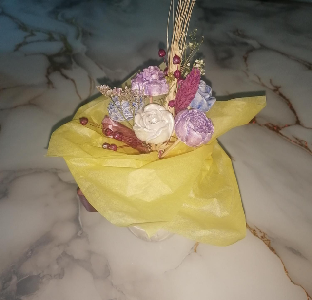 Petit bouquet éternelles avec son vase