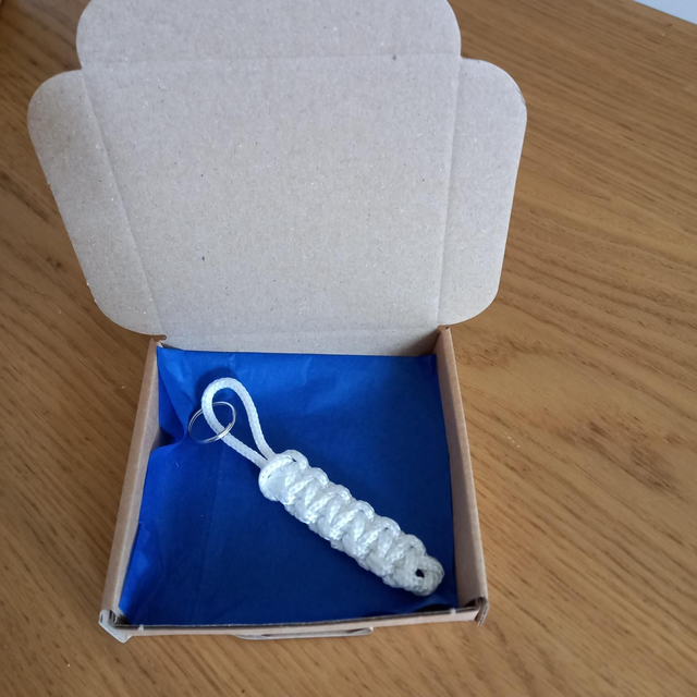 Keyring - White (flat) - boxed