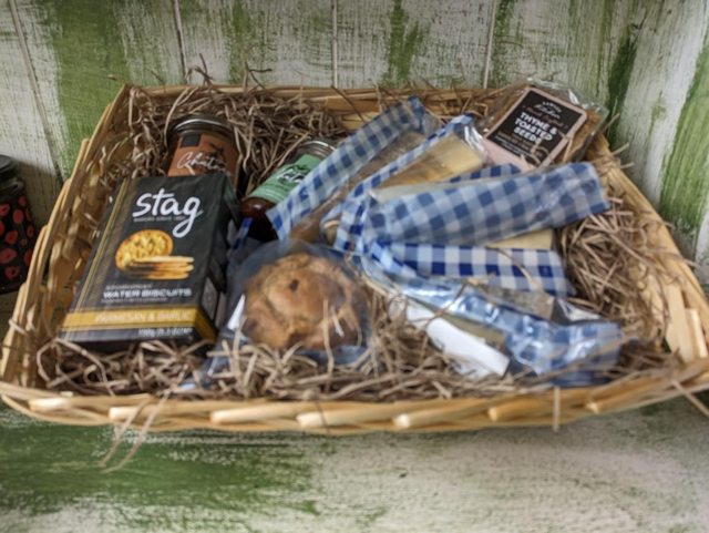 Hamper Rustic handcut Cheese