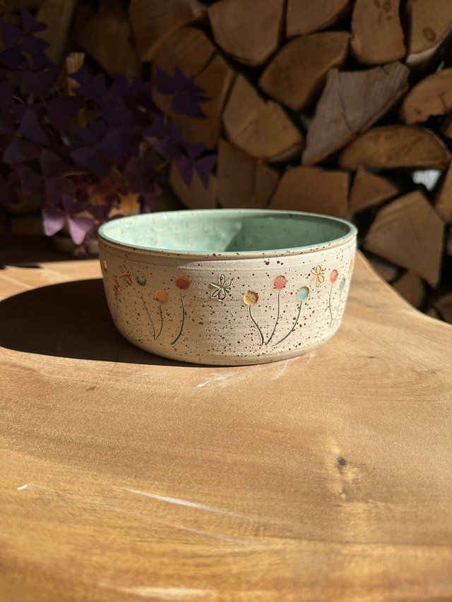 Handgemachte Keramikschale – Unikat mit Blütendesign & Türkise Glasur 
