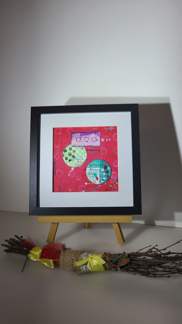 Tableau abstrait fond rouge