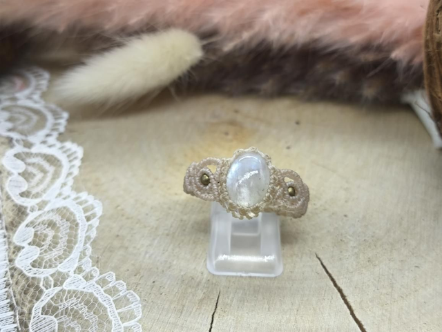 Bague pierre de lune arc en ciel
