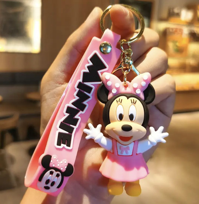 0004 - Disney - Mickey Mouse - Minnie Mouse met roze jurk