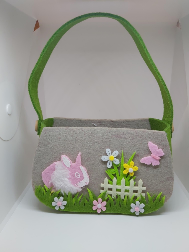 cestino in panno decorato con coniglio