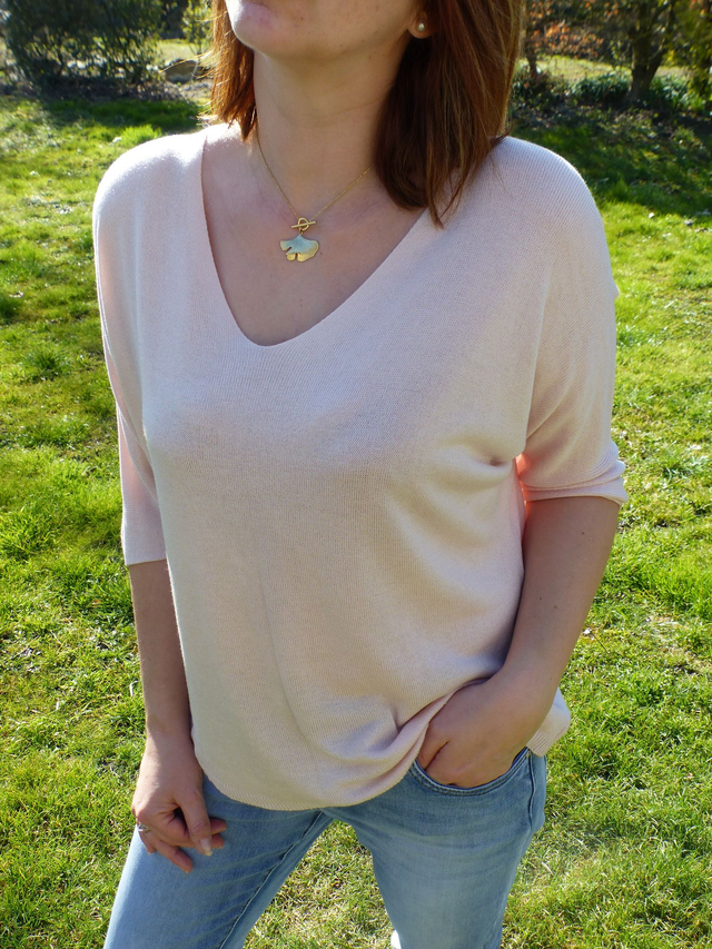 pull Col V manche courtes rose poudrée