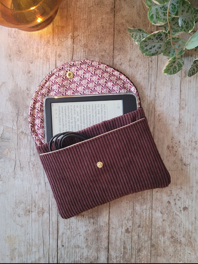 LISON - pochette liseuse prune