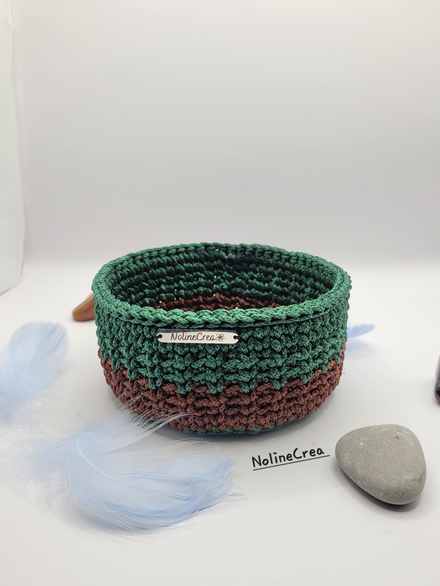 Petite corbeille de rangement vert et marron, pot de rangement bicolore