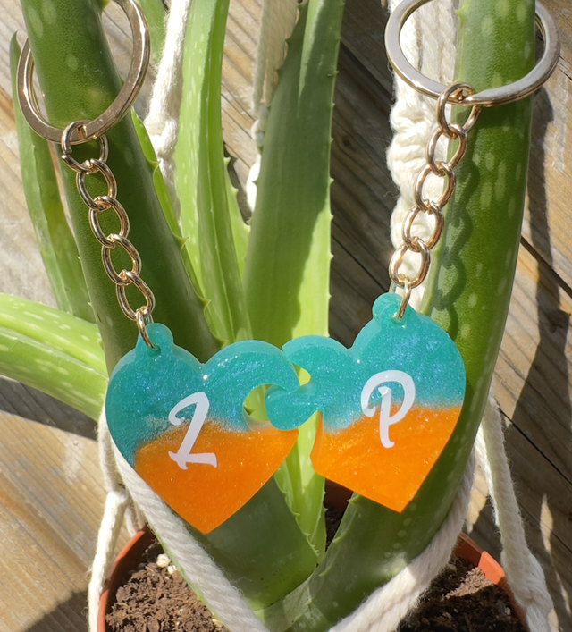 Porte-clés couple en résine 