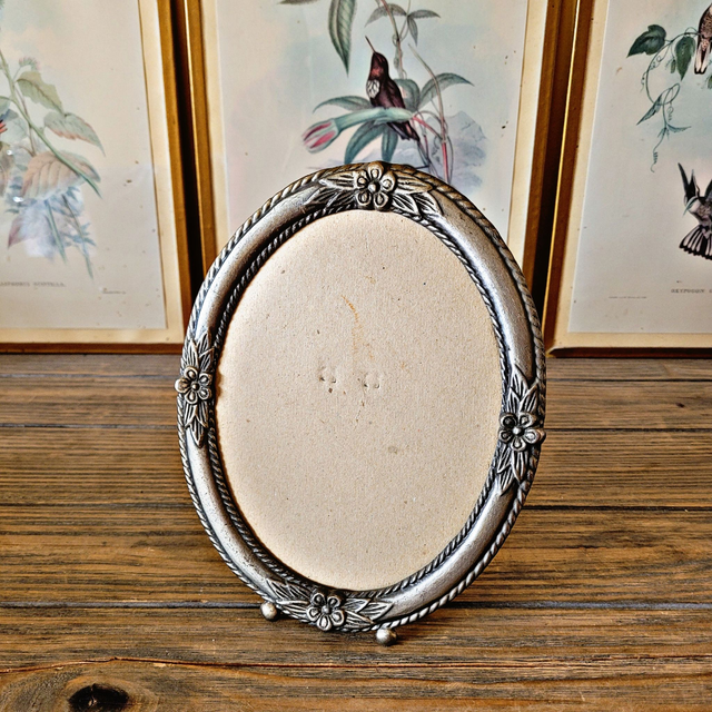 X Cadre photo à poser argenté vintaga, décor de fleurs