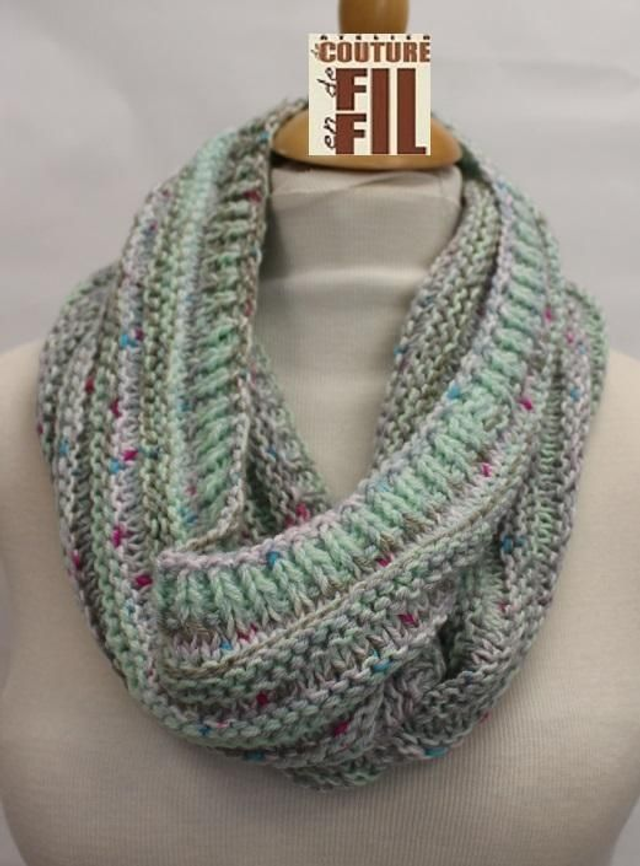 Echarpe  boule vert d'eau 