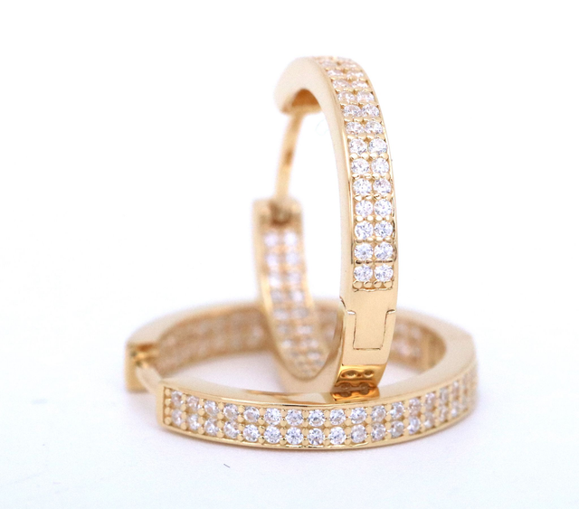 Goldene Eleganz – Mädesüß gold -  Scharniercreolen mit weißen Zirkonia