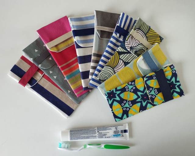 Pochette à brosse à dent