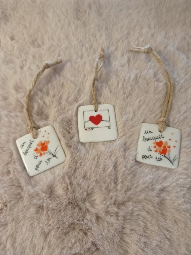 Suspension en porcelaine message