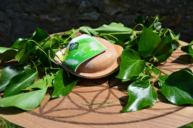 Holy Lama savon &quot;Vetiver Rainforest&quot; en feuille de palmier