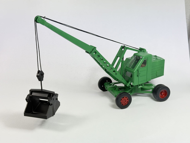 Seilbagger Typ T 172 Ferigmodell 1:22,5 Gartenbahn