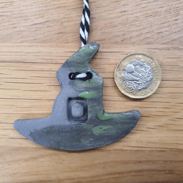 Witches hat (Green &amp; grey)