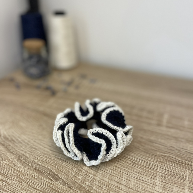 Chouchou au Crochet marine & écru