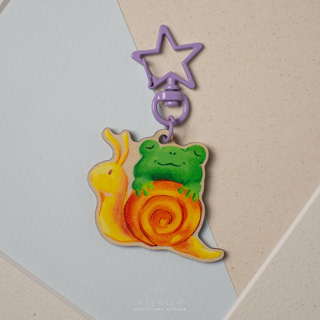 Żabka na ślimaku | ZWIERZĘTA