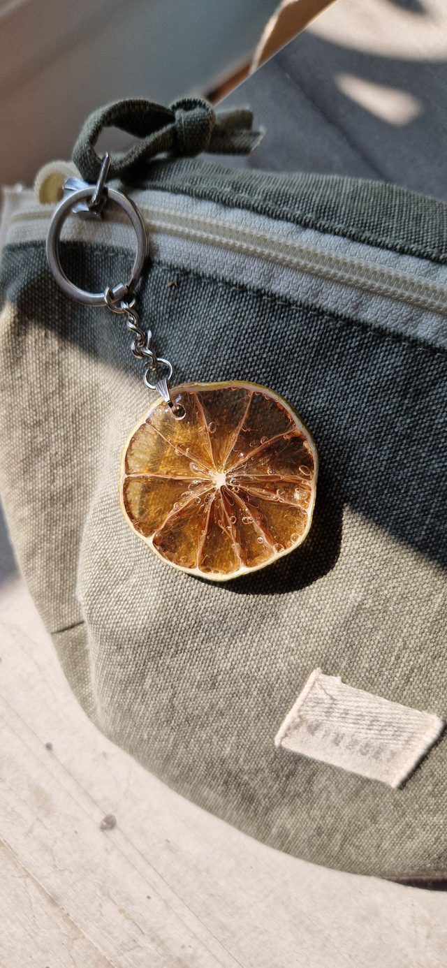 Porte clés/ gri gri bijou de sac citron