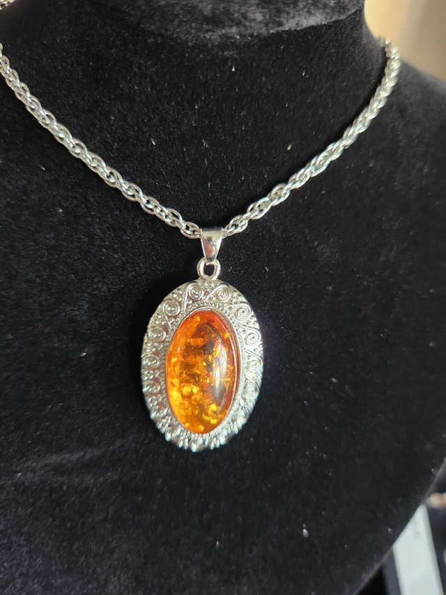 Amber Pendant 