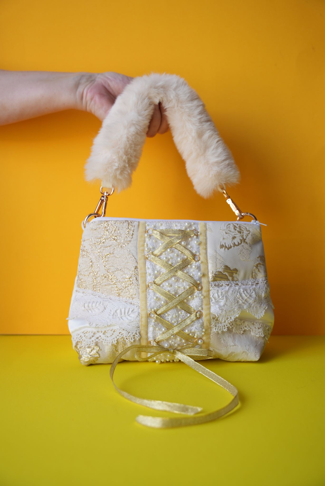 Queen Charlotte Cream Bag