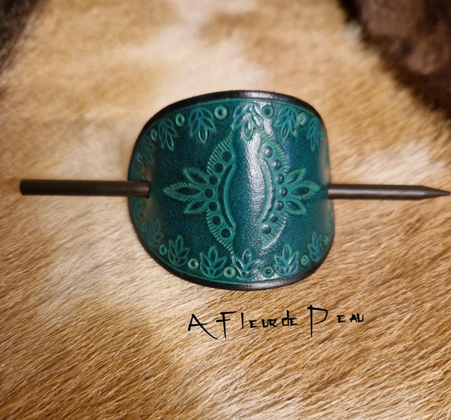 Barette à cheveux en cuir