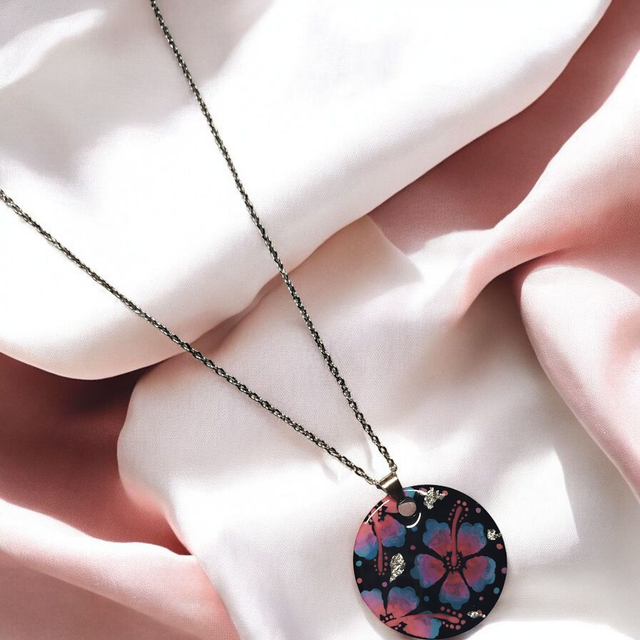 Collier dessiné Flora acier inoxydable rose, parme et bleu