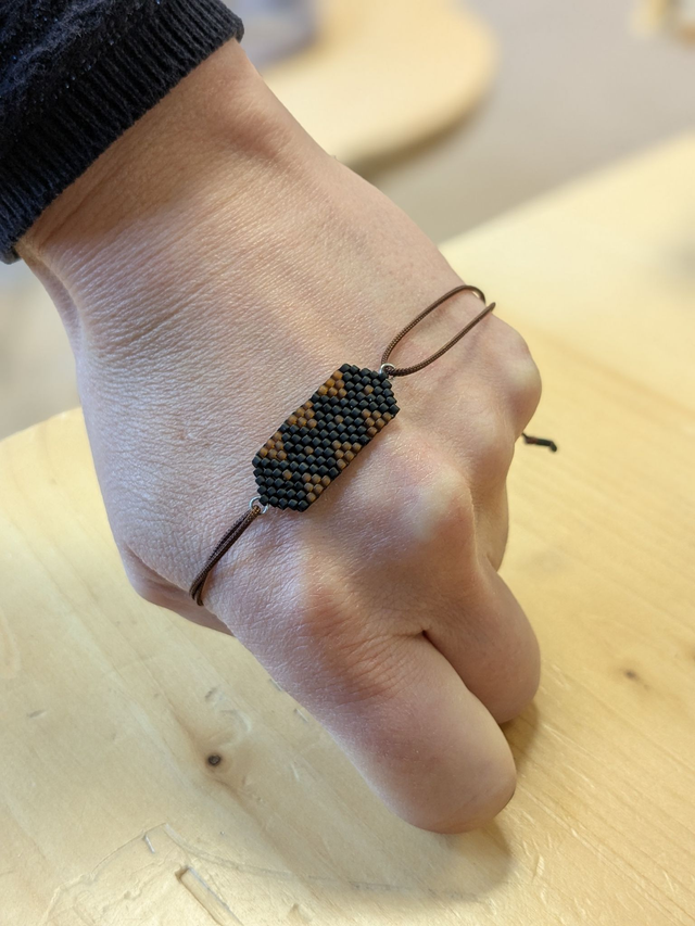 Bracelet cordon barrette géométrique