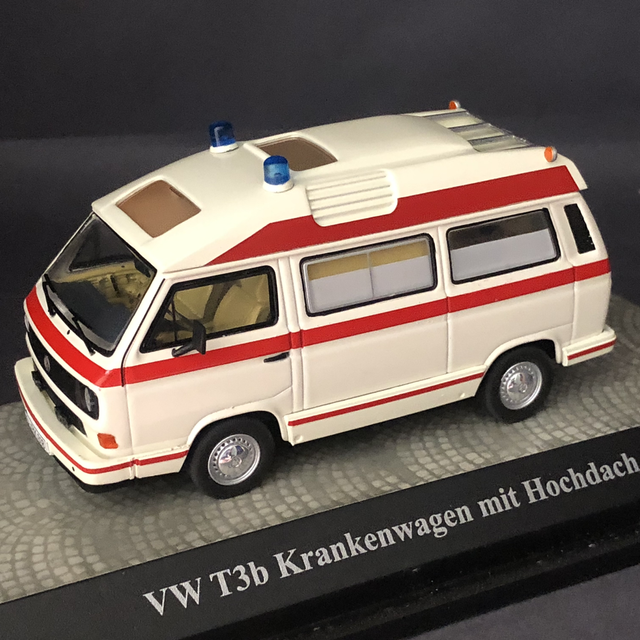 VW T3b Krankenwagen Hochdach Premium ClassiXXs 1:43