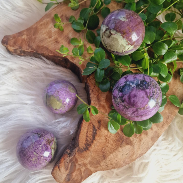 Atlantisite spheres 