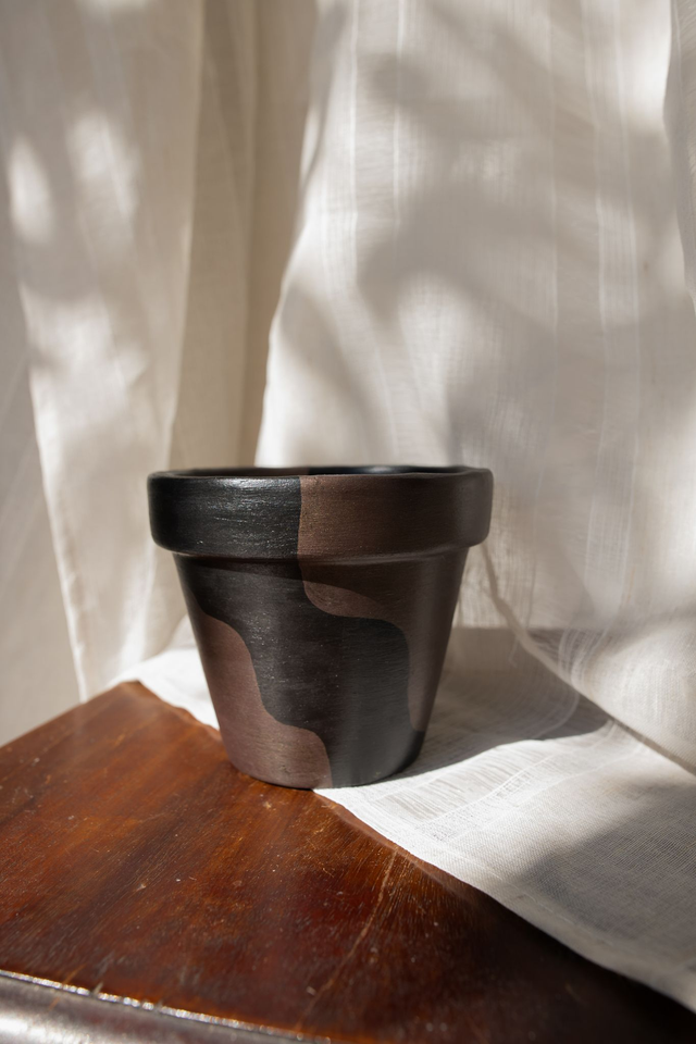 Shadow Spark 🔮 Pot peint à la main