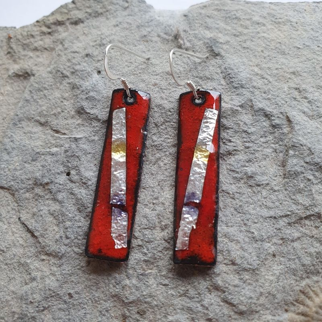 Red enamelled earrings - EE083B