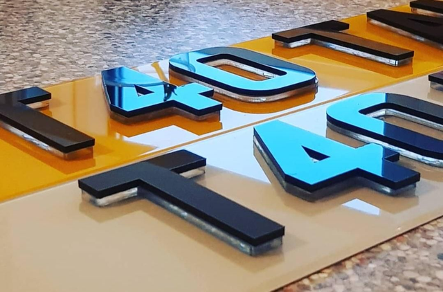 6mm Krystal Clear &amp; Black 4D Laser Cut